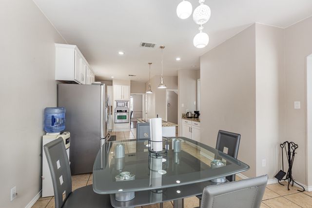 2144 Brookgate Drive, Grapevine, TX 76051