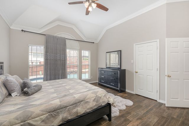 2144 Brookgate Drive, Grapevine, TX 76051