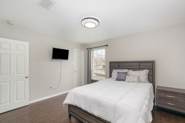 2144 Brookgate Drive, Grapevine, TX 76051