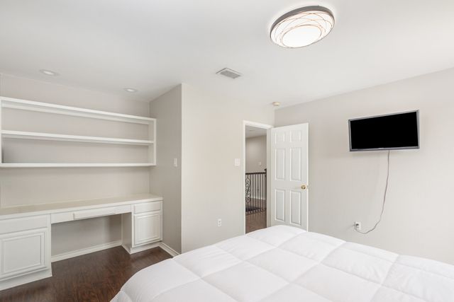 2144 Brookgate Drive, Grapevine, TX 76051