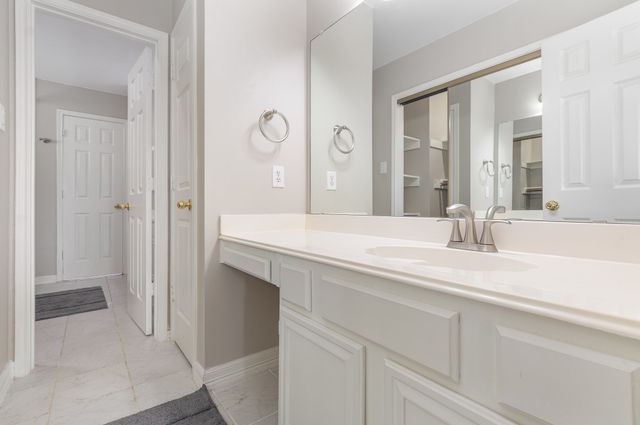 2144 Brookgate Drive, Grapevine, TX 76051