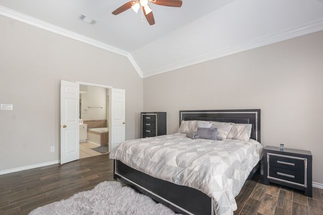 2144 Brookgate Drive, Grapevine, TX 76051