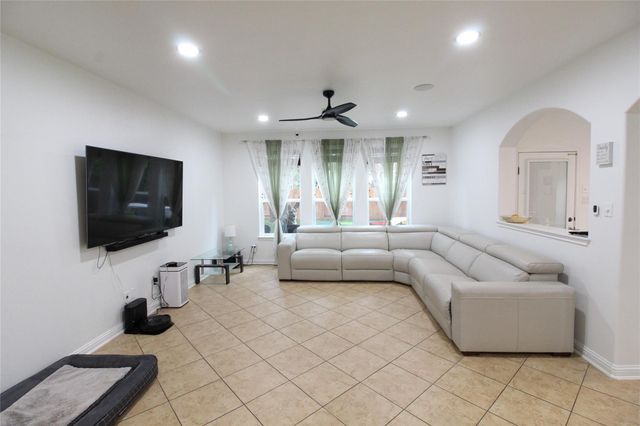 606 Spanish Mustang DR, Cedar Park, TX 78613