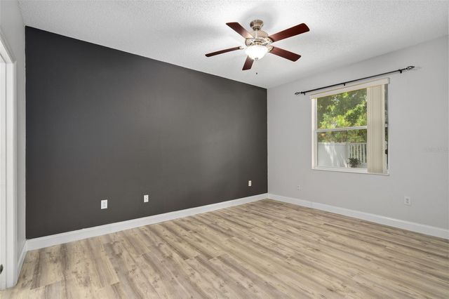 9985 SHADOW CREEK DR, Orlando, FL 32832