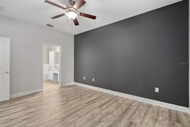 9985 SHADOW CREEK DR, Orlando, FL 32832