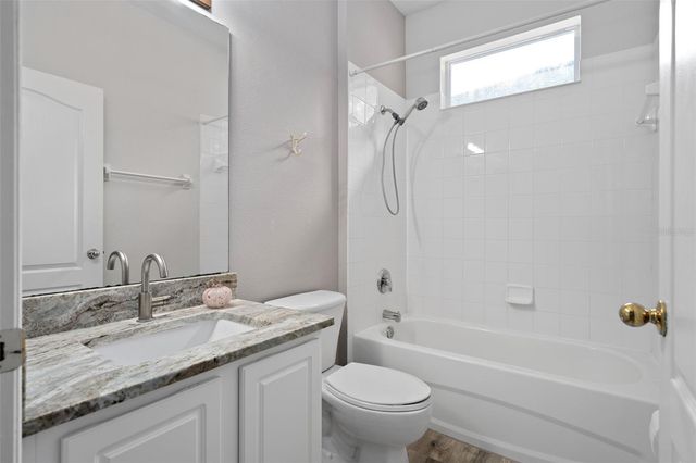 9985 SHADOW CREEK DR, Orlando, FL 32832