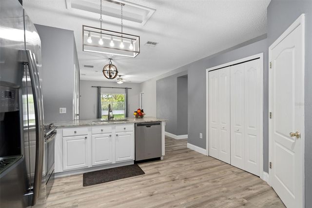 9985 SHADOW CREEK DR, Orlando, FL 32832