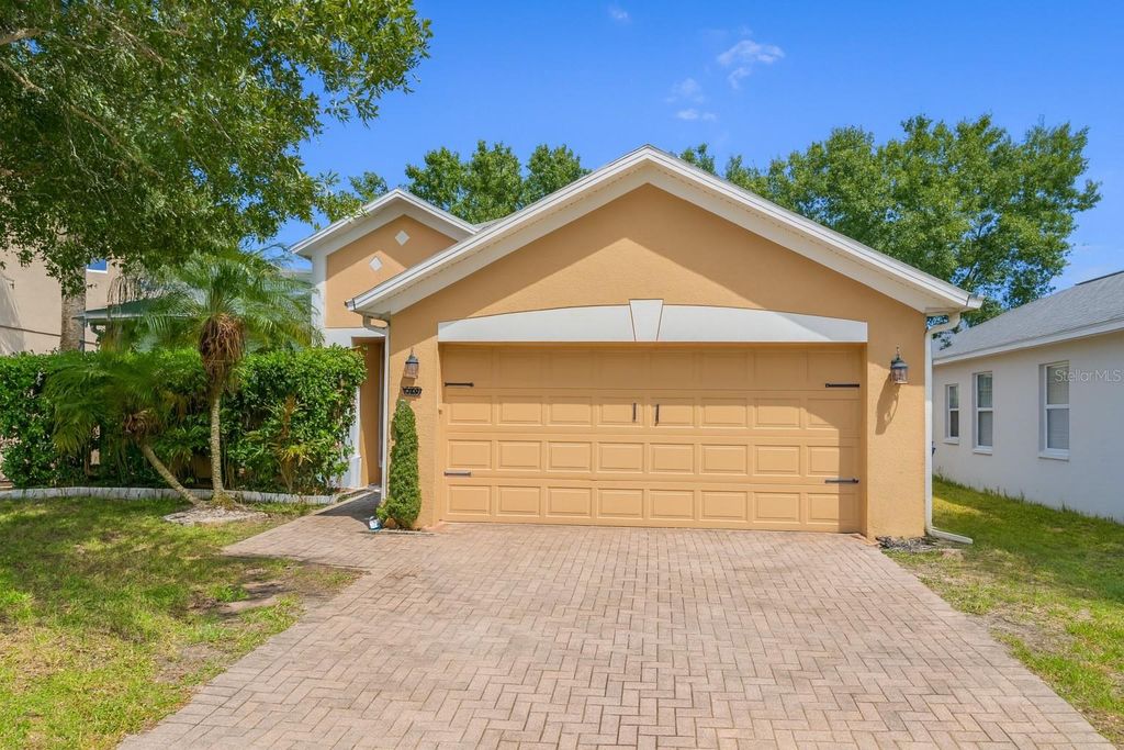 9985 SHADOW CREEK DR, Orlando, FL 32832