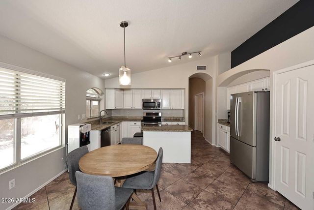 15802 S 32ND Place, Phoenix, AZ 85048