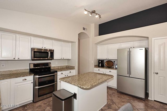 15802 S 32ND Place, Phoenix, AZ 85048