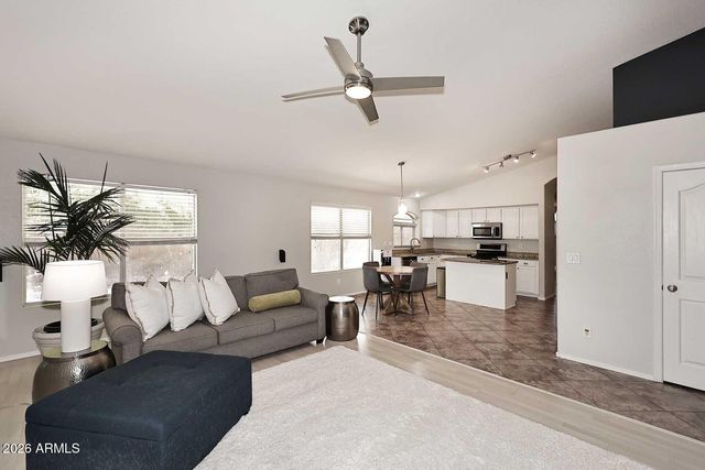 15802 S 32ND Place, Phoenix, AZ 85048