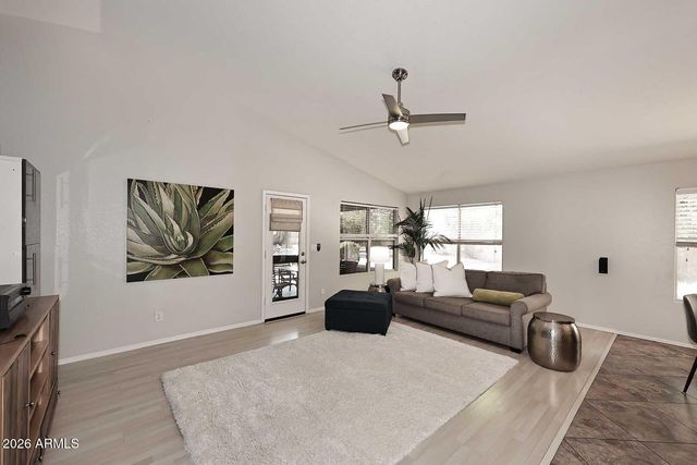 15802 S 32ND Place, Phoenix, AZ 85048