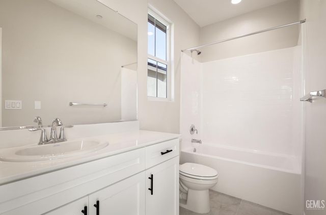 5608 Levanto Street, Bakersfield, CA 93306