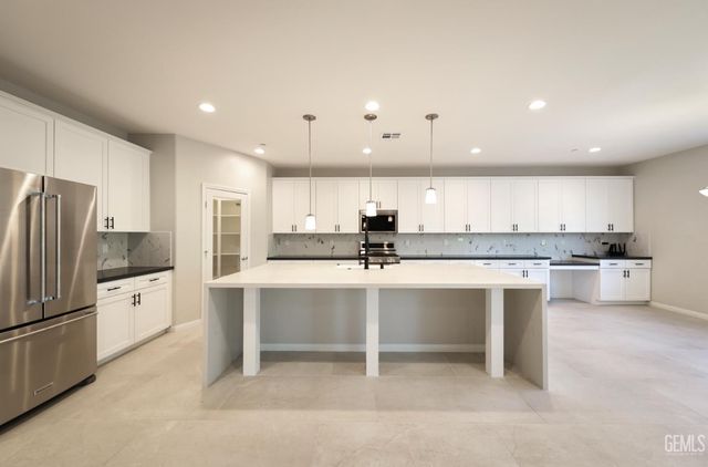 5608 Levanto Street, Bakersfield, CA 93306