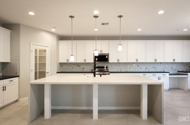 5608 Levanto Street, Bakersfield, CA 93306