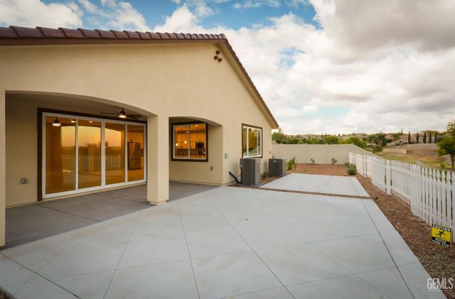 5608 Levanto Street, Bakersfield, CA 93306