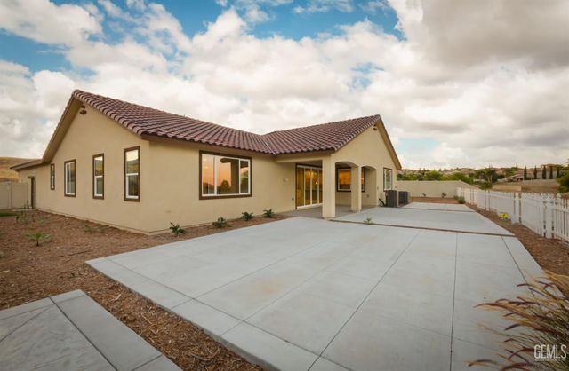 5608 Levanto Street, Bakersfield, CA 93306