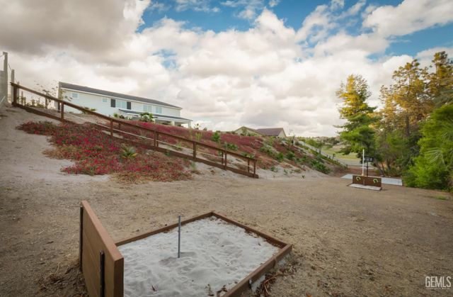 5608 Levanto Street, Bakersfield, CA 93306