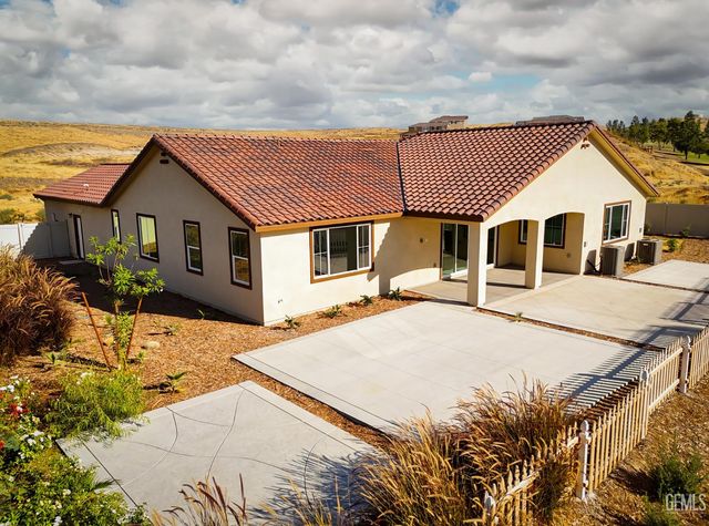 5608 Levanto Street, Bakersfield, CA 93306