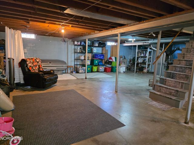 3238 S Eastmoreland Drive, Oregon, OH 43616