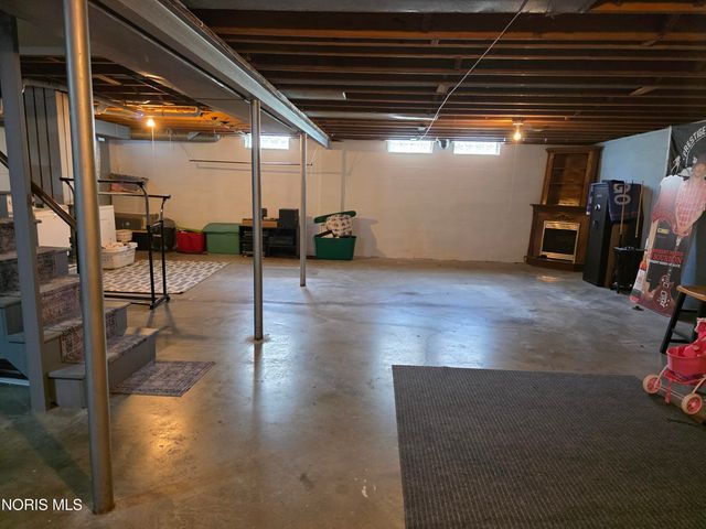 3238 S Eastmoreland Drive, Oregon, OH 43616