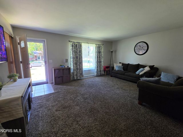 3238 S Eastmoreland Drive, Oregon, OH 43616