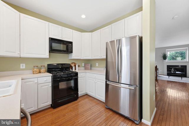 45542 READING TER, Sterling, VA 20166
