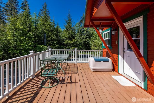35353 North Shore Drive, Mount Vernon, WA 98274