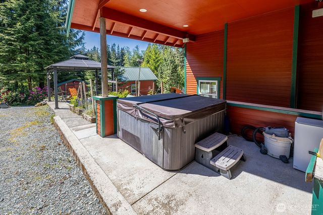 35353 North Shore Drive, Mount Vernon, WA 98274