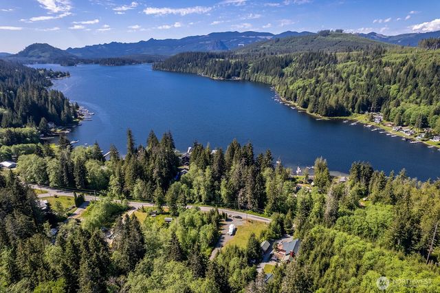 35353 North Shore Drive, Mount Vernon, WA 98274