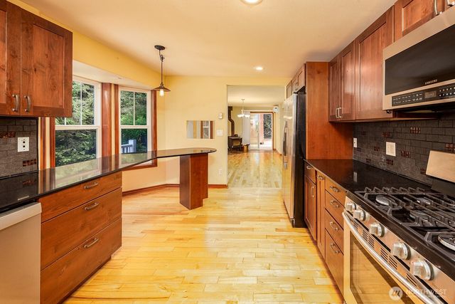 35353 North Shore Drive, Mount Vernon, WA 98274
