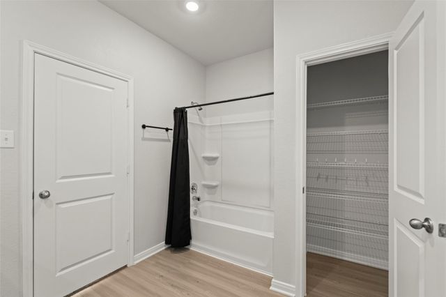 11430 Amber Plains Drive, Houston, TX 77048