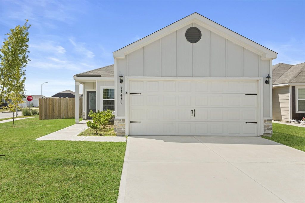 11430 Amber Plains Drive, Houston, TX 77048