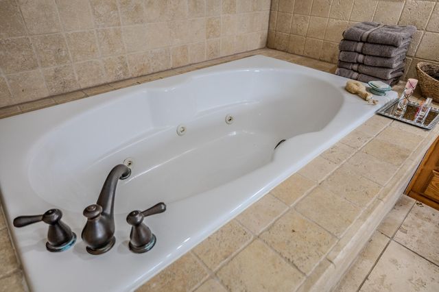 4404 South 146th Road, Bolivar, MO 65613