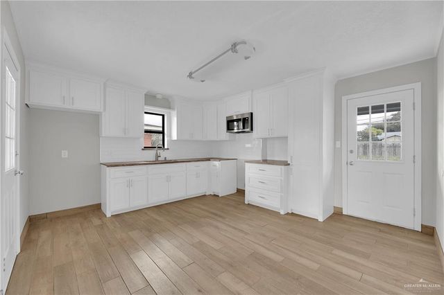 208 Pena Avenue, Weslaco, TX 78599