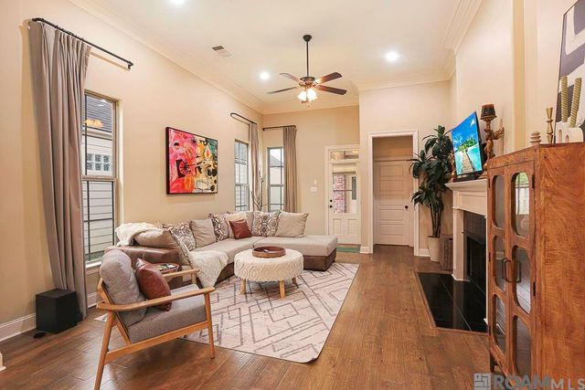 2867 Lago Ln, Baton Rouge, LA 70810