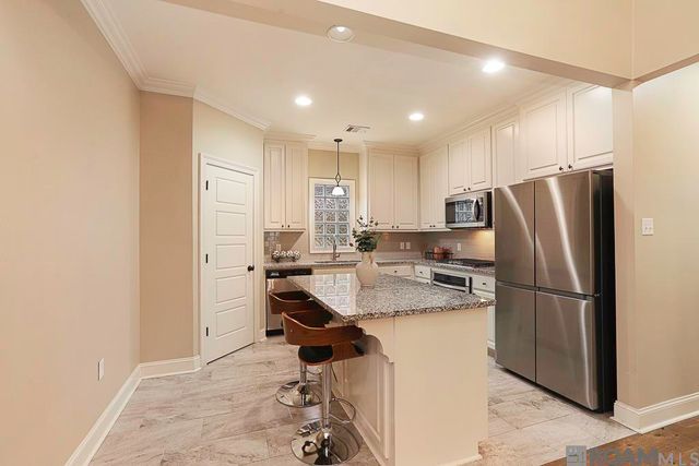 2867 Lago Ln, Baton Rouge, LA 70810