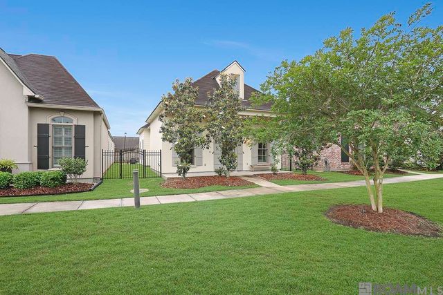 2867 Lago Ln, Baton Rouge, LA 70810