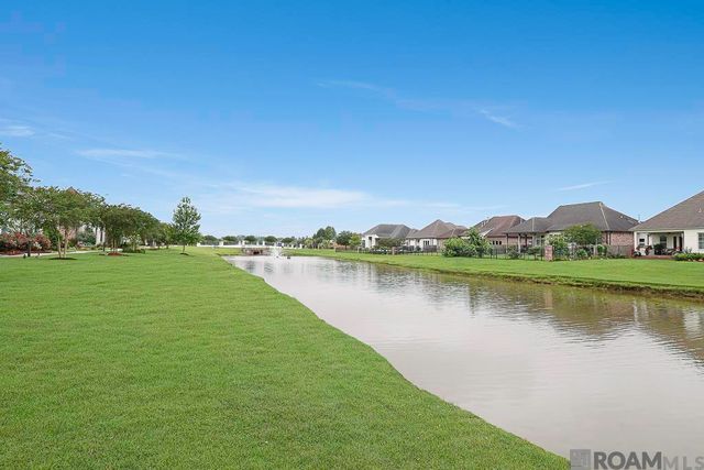 2867 Lago Ln, Baton Rouge, LA 70810