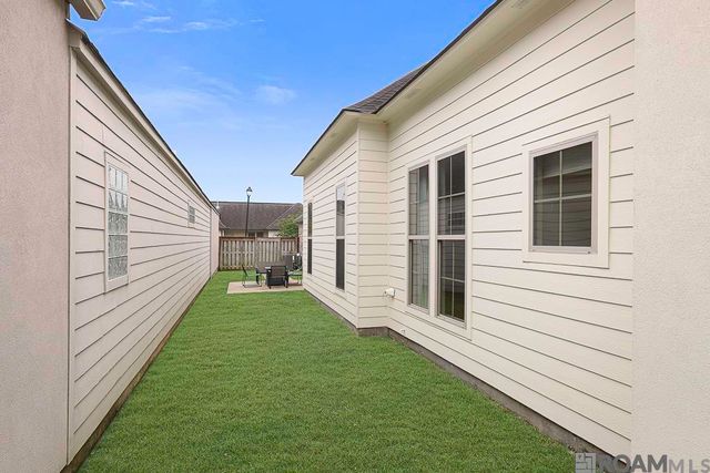 2867 Lago Ln, Baton Rouge, LA 70810