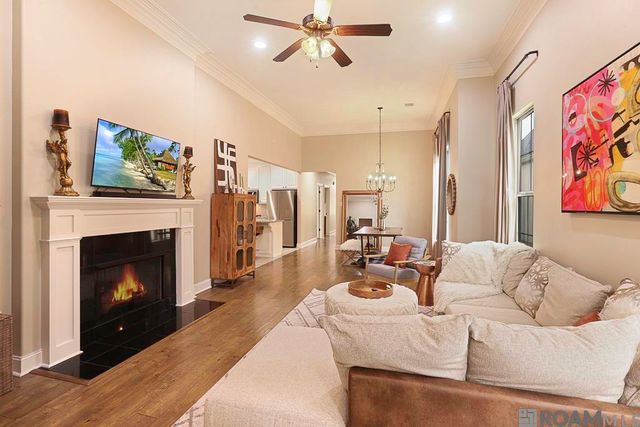 2867 Lago Ln, Baton Rouge, LA 70810
