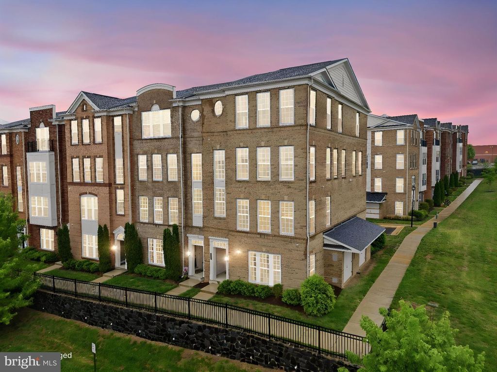 20718 ERSKINE TER, Ashburn, VA 20147