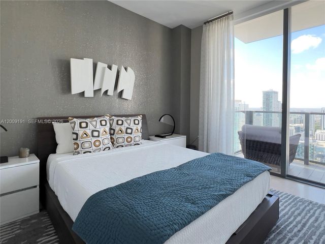 68 SE 6th St 3611, Miami, FL 33131