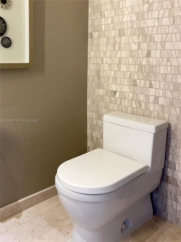 68 SE 6th St 3611, Miami, FL 33131