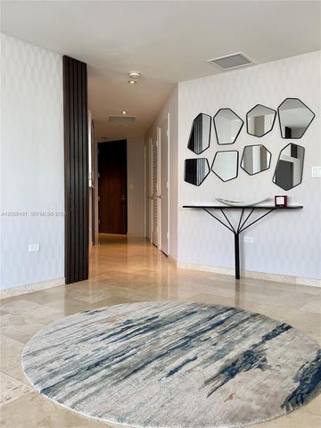 68 SE 6th St 3611, Miami, FL 33131