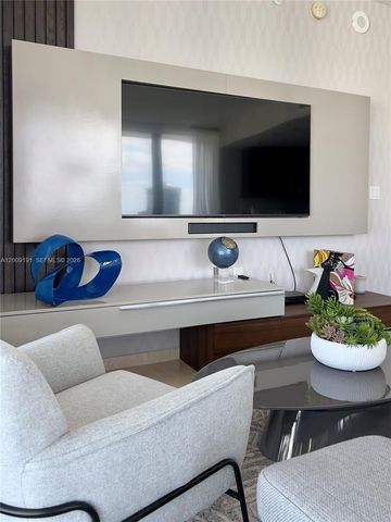 68 SE 6th St 3611, Miami, FL 33131