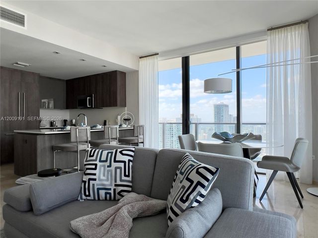 68 SE 6th St 3611, Miami, FL 33131