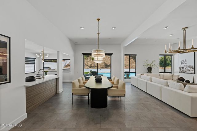 4400 Topanga Canyon Boulevard, Woodland Hills, CA 91364