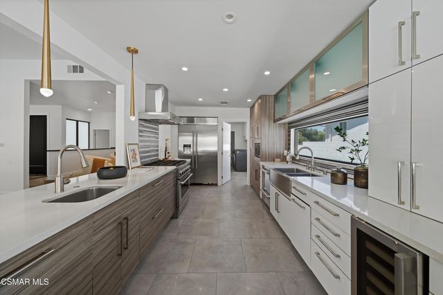 4400 Topanga Canyon Boulevard, Woodland Hills, CA 91364