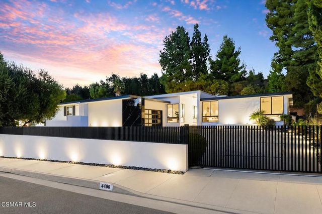 4400 Topanga Canyon Boulevard, Woodland Hills, CA 91364